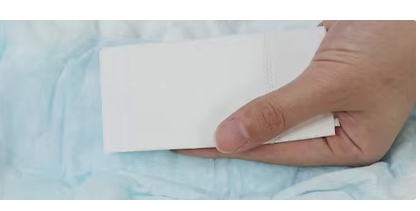 Diseño OEM y ODM Mayorista Mujeres y hombres de edad avanzada Pañales desechables para adultos Alta absorción 3