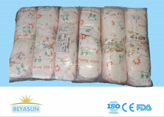 Pañales disponibles del segundo del grado de Pampers bebé de la acción en Sierra Leone Market